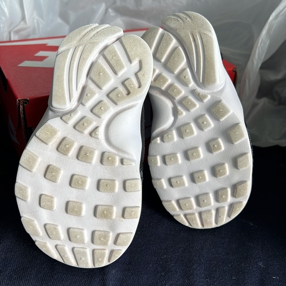 Toddler Nike Prestos EUC - Picture 7 of 7